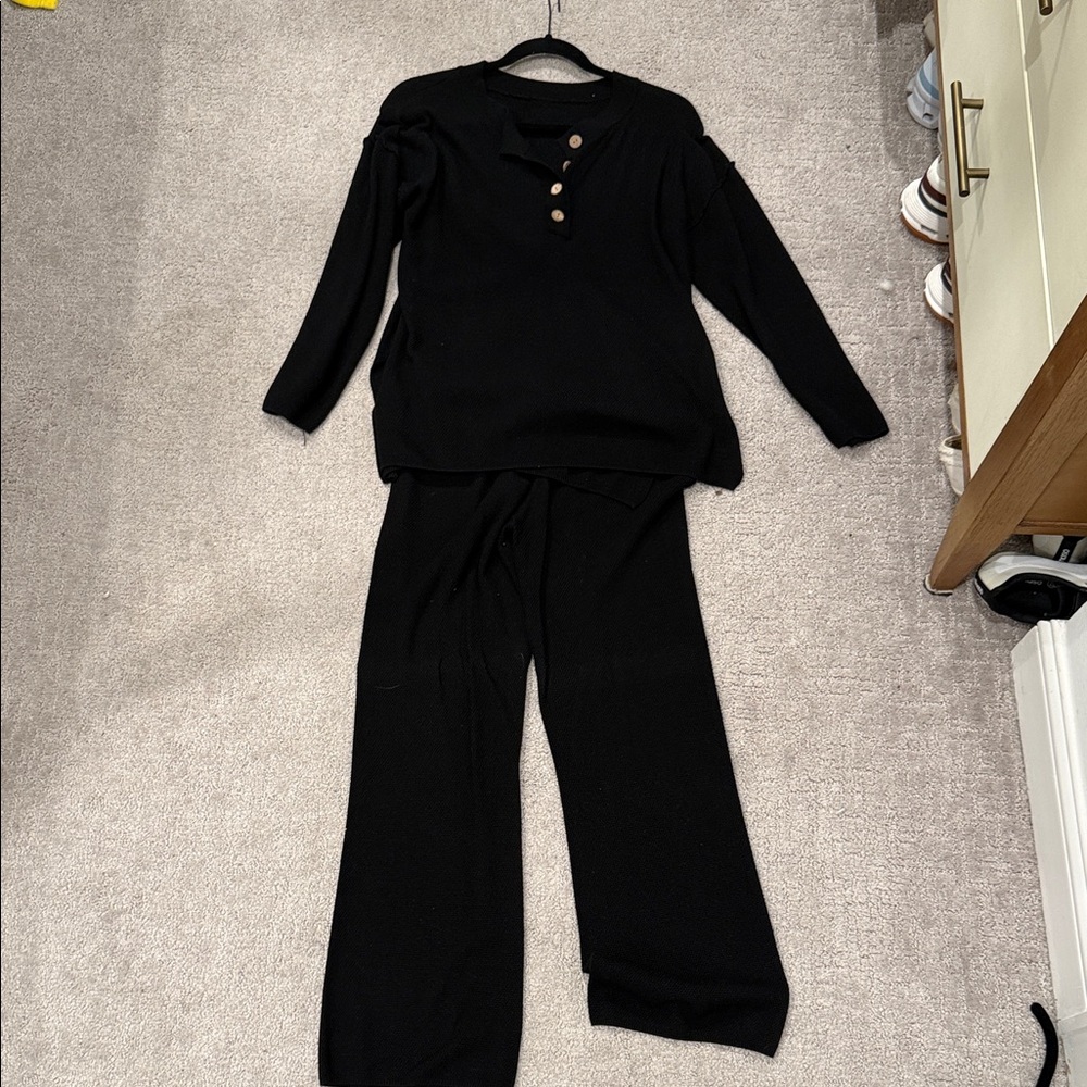 Amazon Black Lounge Set